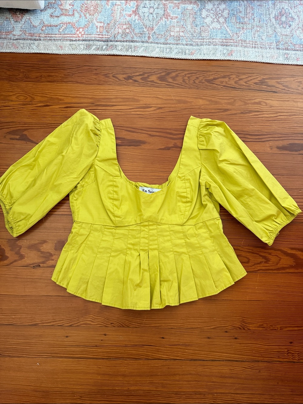 En Saison Medium Chartreuse Green Pleated Peplum Blouse